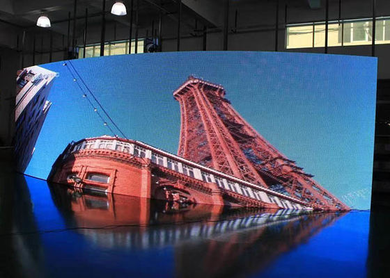 L'ANNONCE d'intérieur d'UHD P1.538 a courbé l'affichage à LED mol avec l'intense luminosité